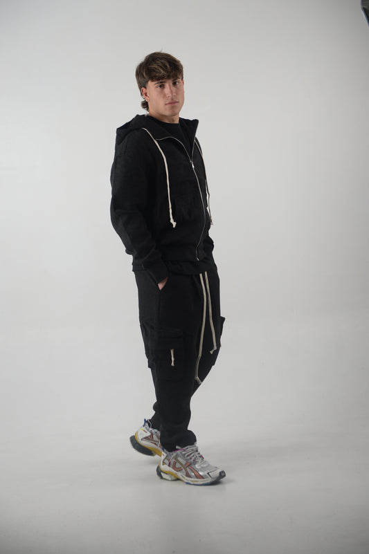 completo nero con tasche