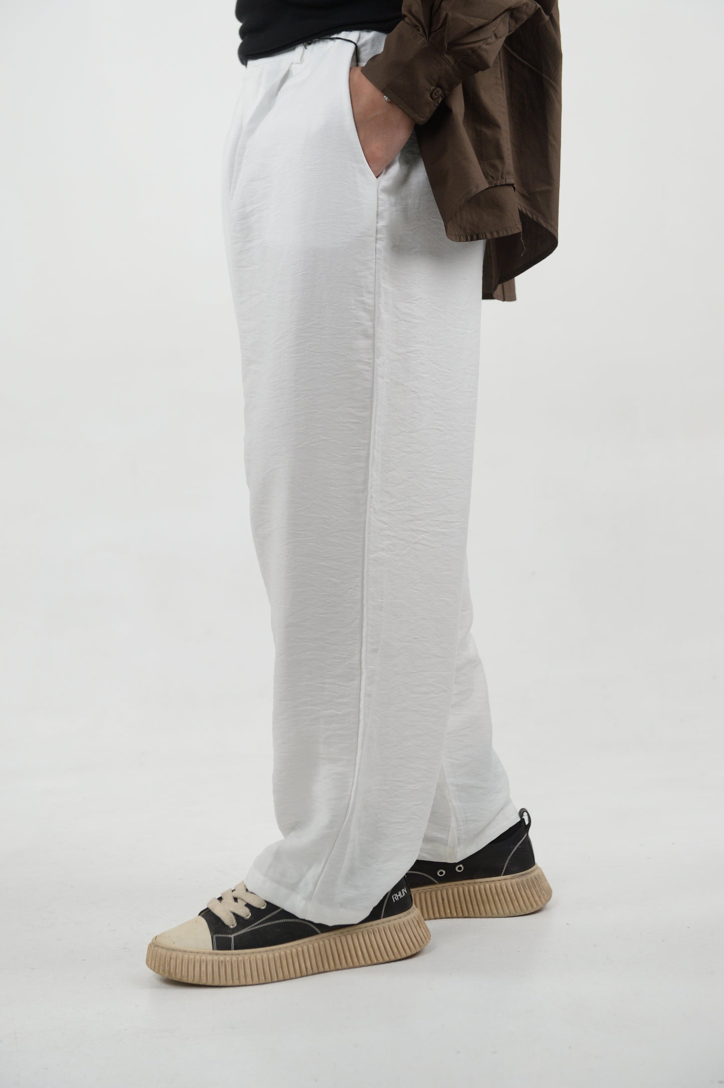 PANTALONE CON BOTTONE IN VISCOSA