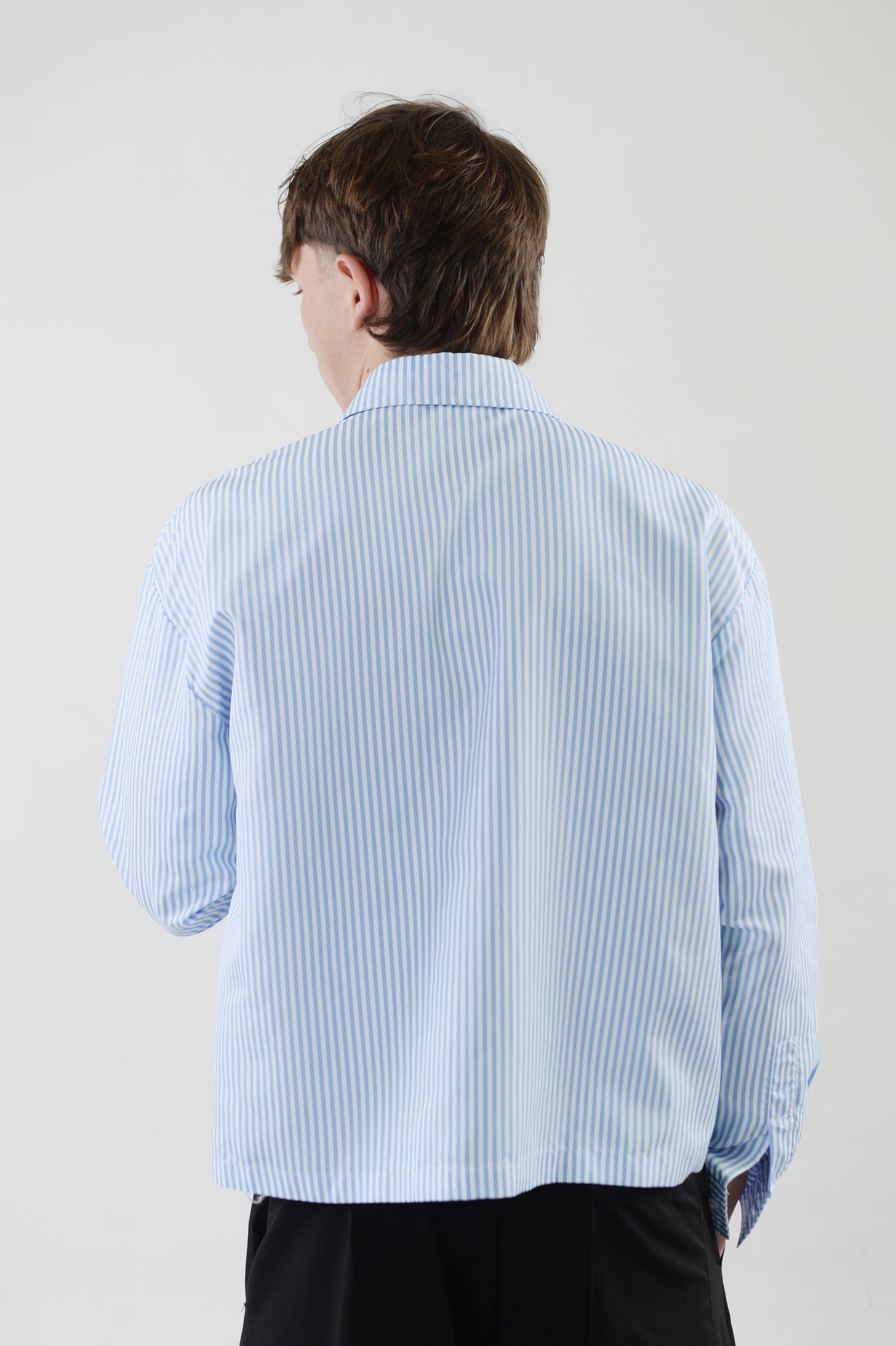 CAMICIA CELESTE MILLE RIGHE CROP