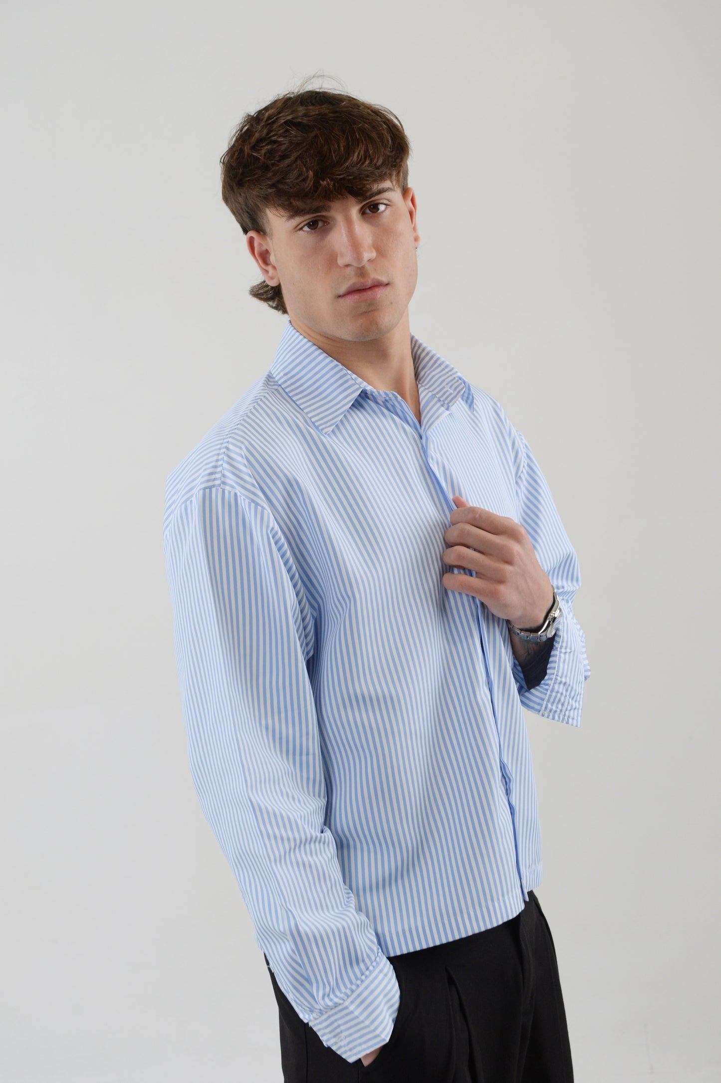 CAMICIA CELESTE MILLE RIGHE CROP