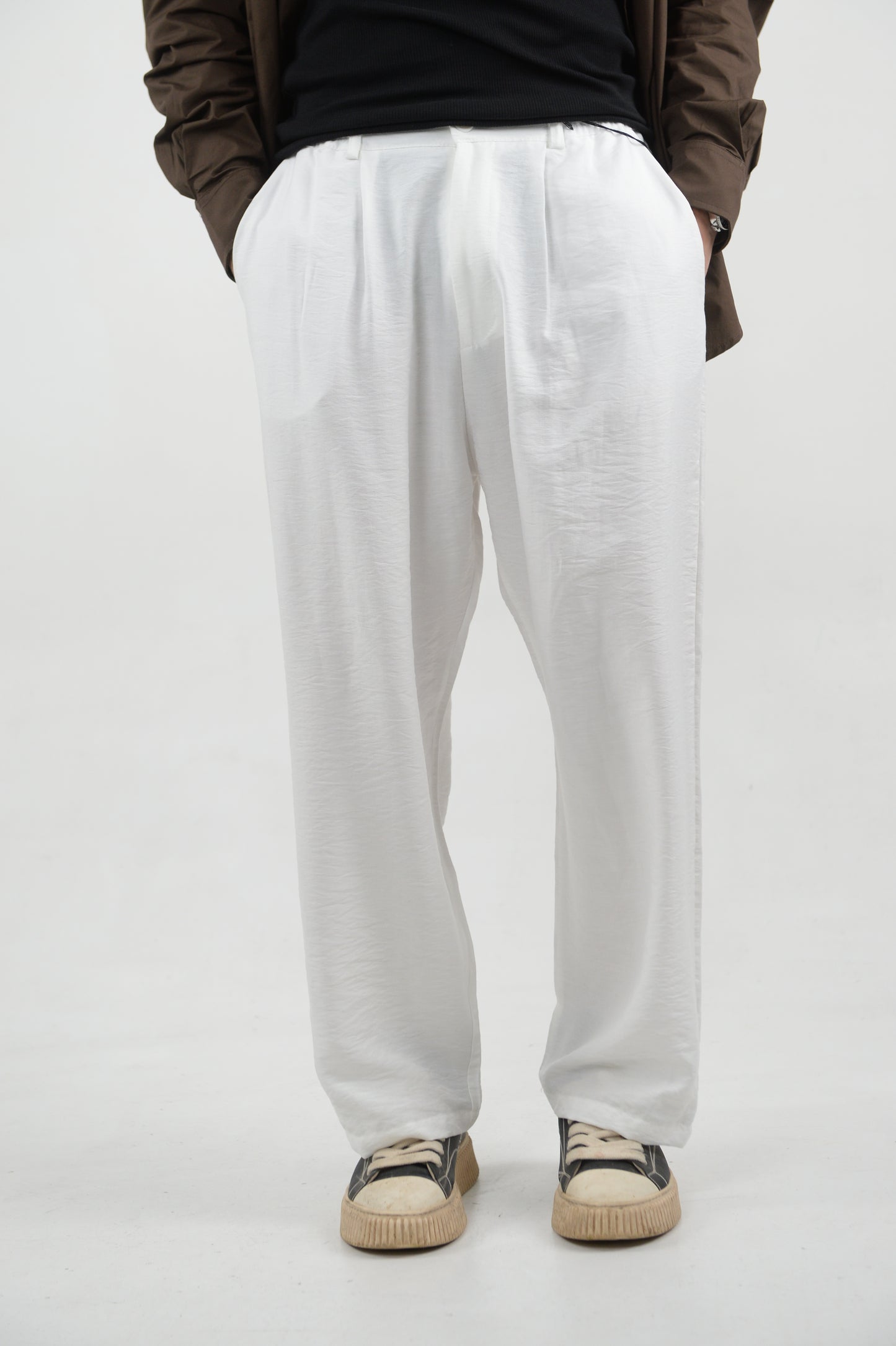PANTALONE CON BOTTONE IN VISCOSA