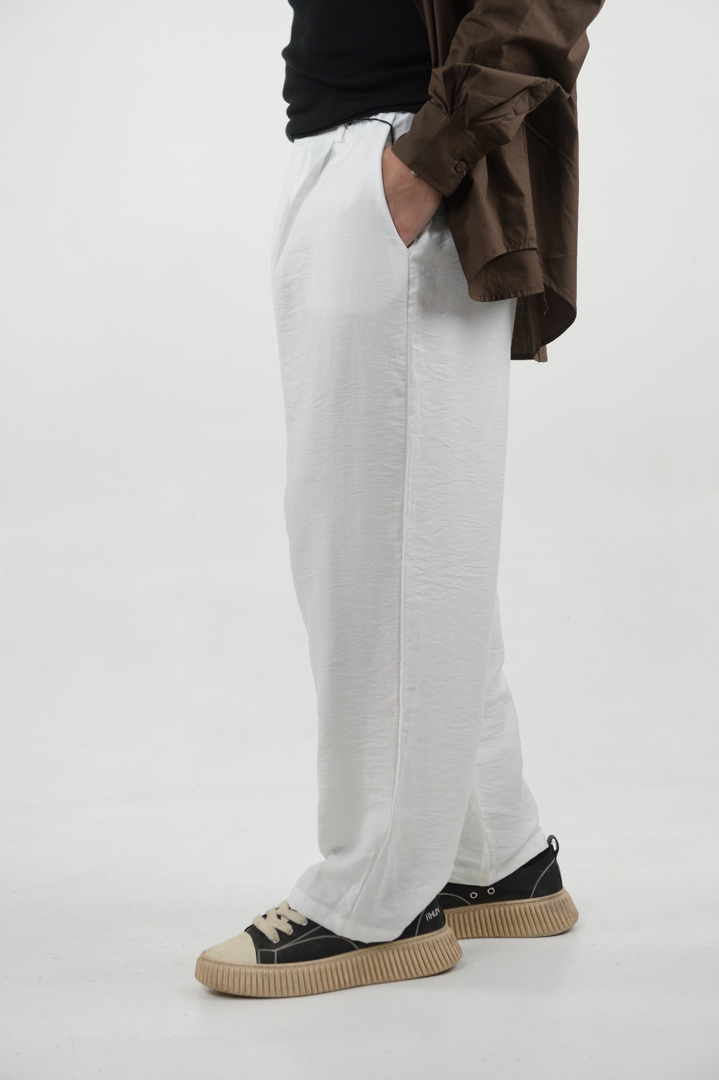 PANTALONE CON BOTTONE IN VISCOSA